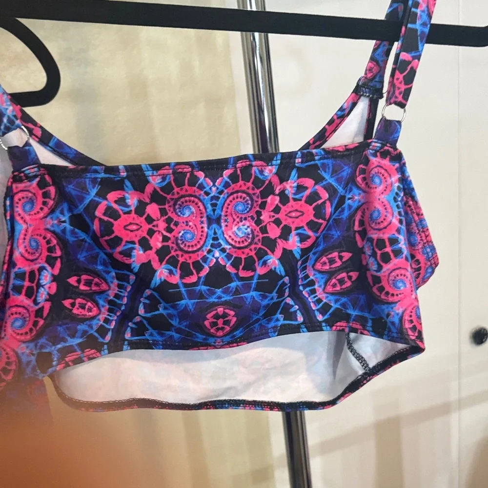 # 47 Colorful Bohemian Crop Top and Pants Set medium - Picture 3 of 3